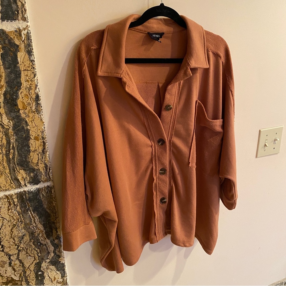 Heyson Button Up